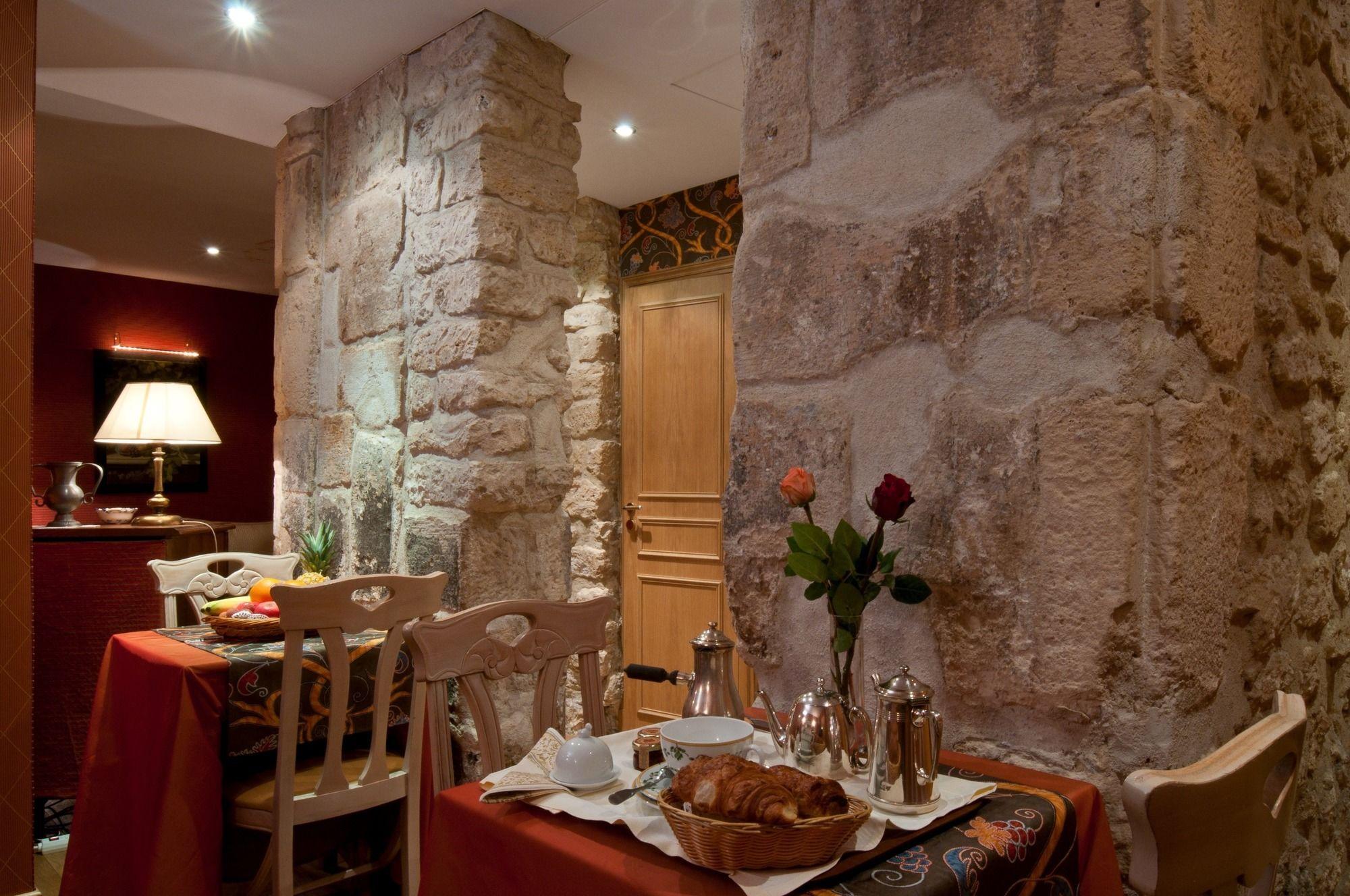 Relais Hotel Du Vieux Париж Екстериор снимка