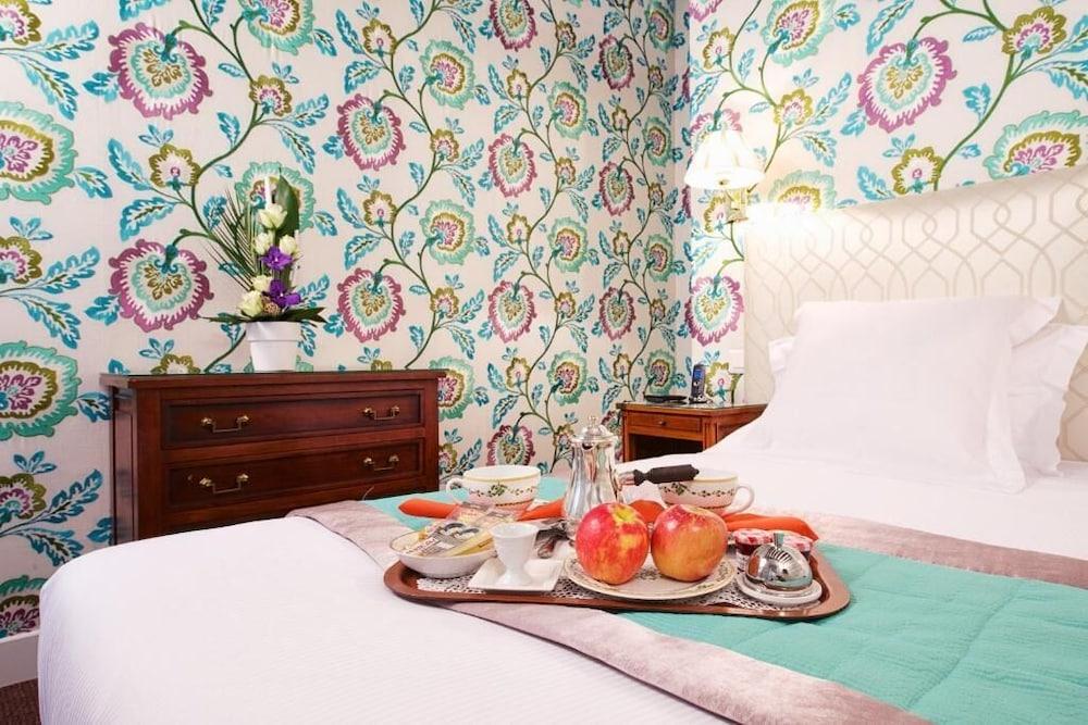 Relais Hotel Du Vieux Париж Екстериор снимка