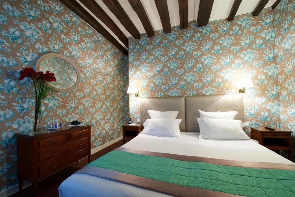 Relais Hotel Du Vieux Париж Екстериор снимка