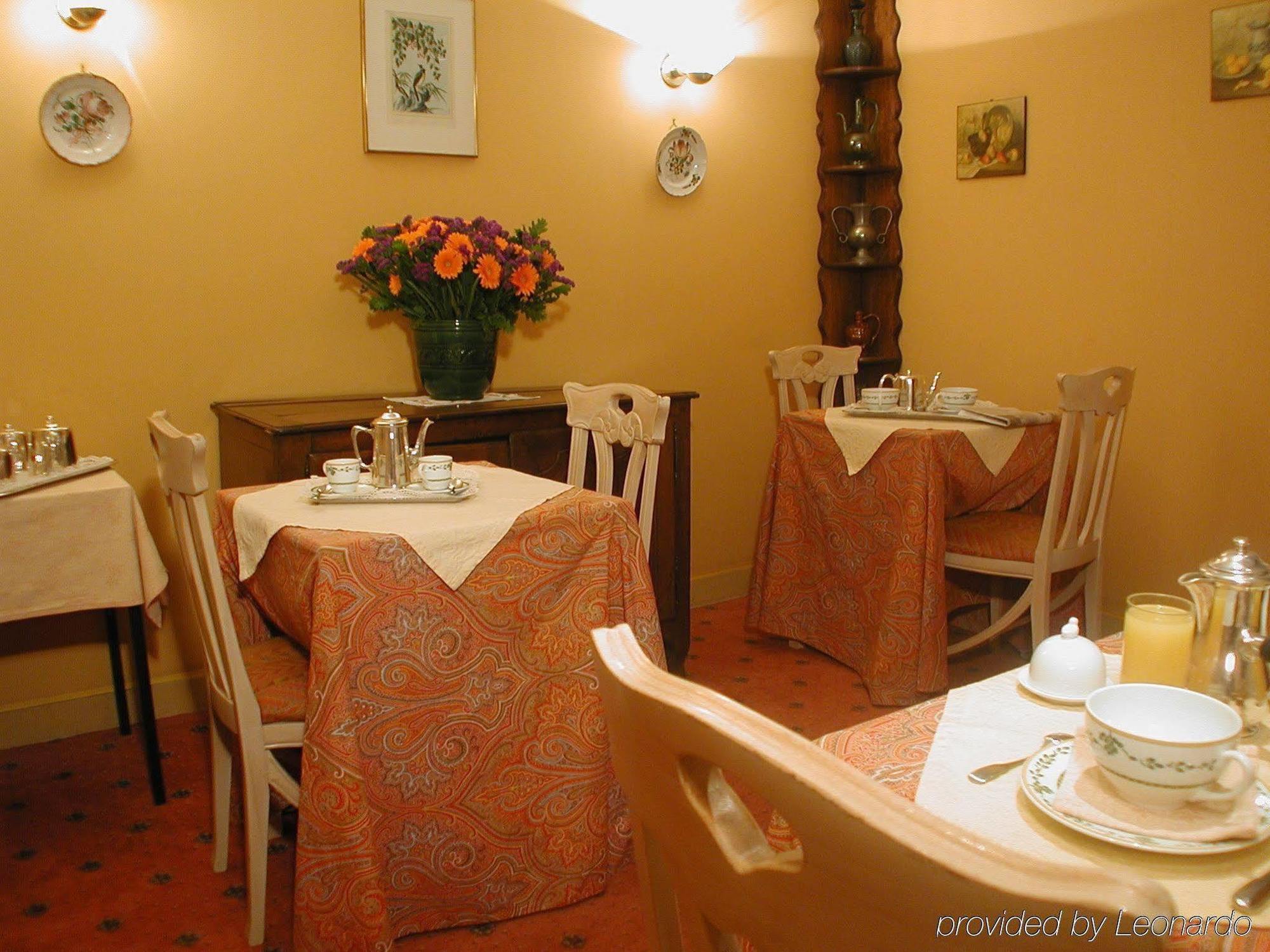 Relais Hotel Du Vieux Париж Ресторант снимка